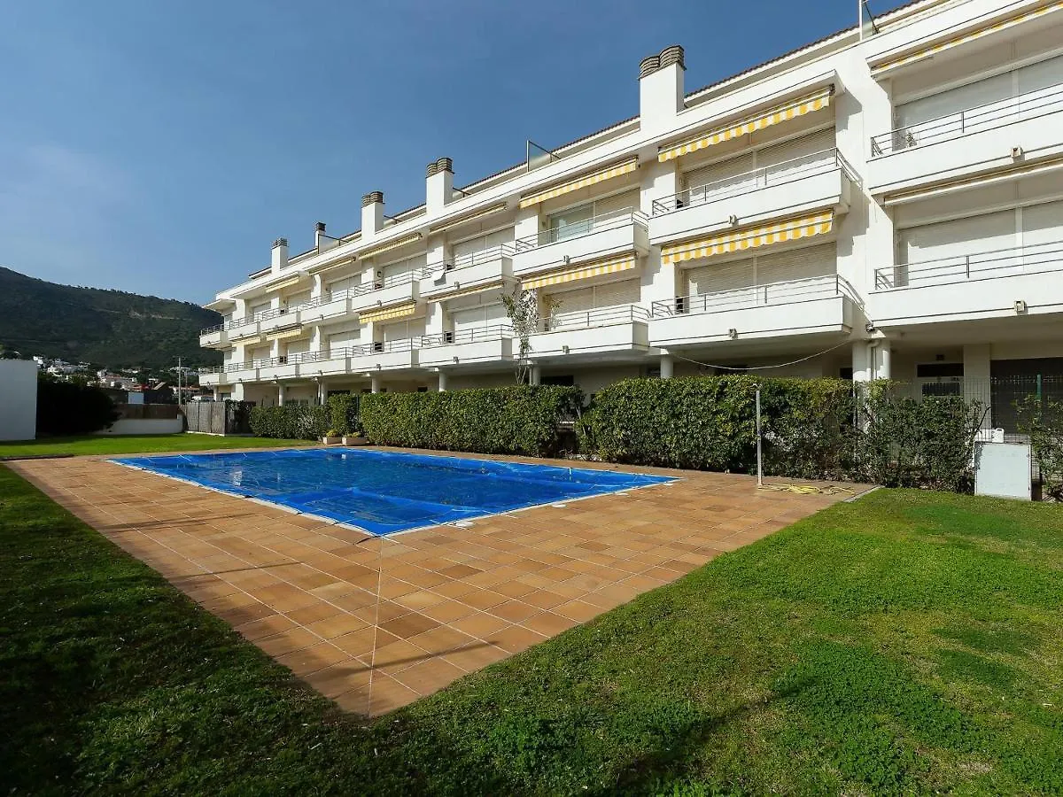 Apartment Llanca 11 Atic - Atico En Primera Linea De Mar, Gran Terraza Y Piscina Comunitaria - Es-228-60 Spain