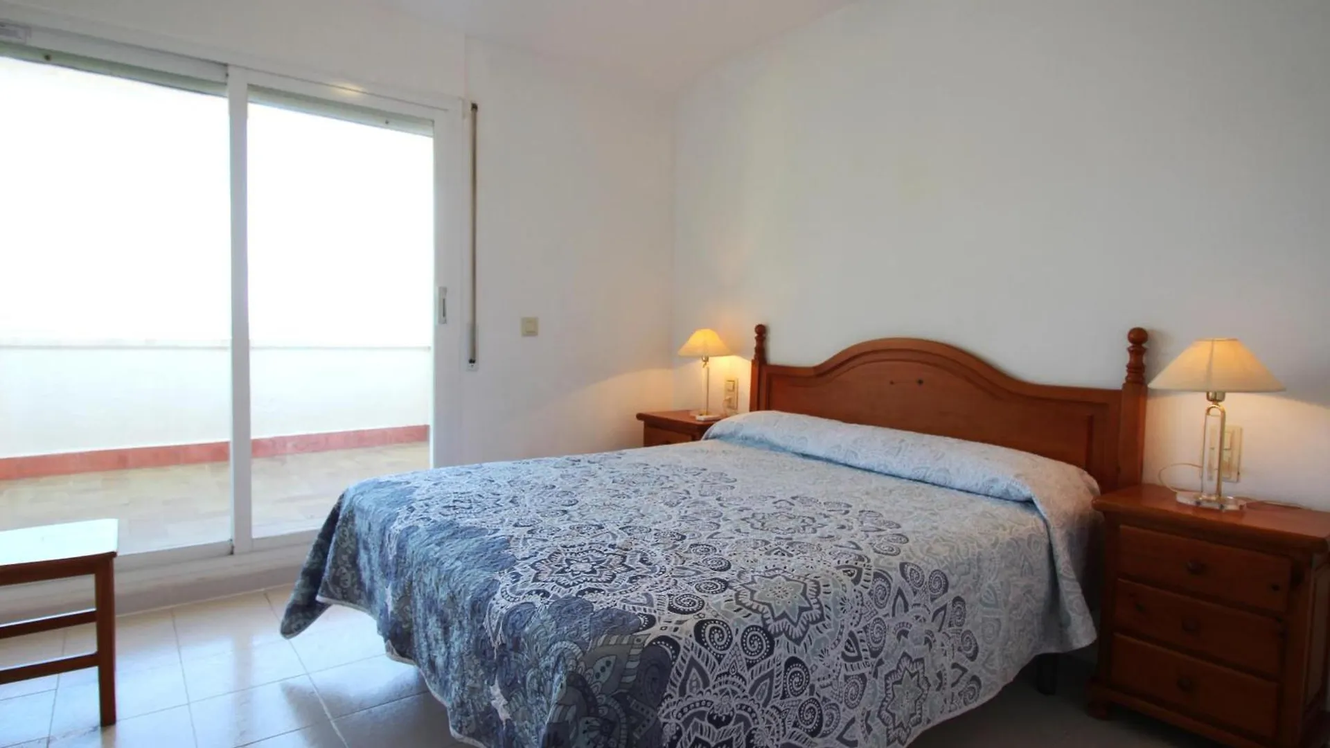 Apartment Llanca 11 Atic - Atico En Primera Linea De Mar, Gran Terraza Y Piscina Comunitaria - Es-228-60