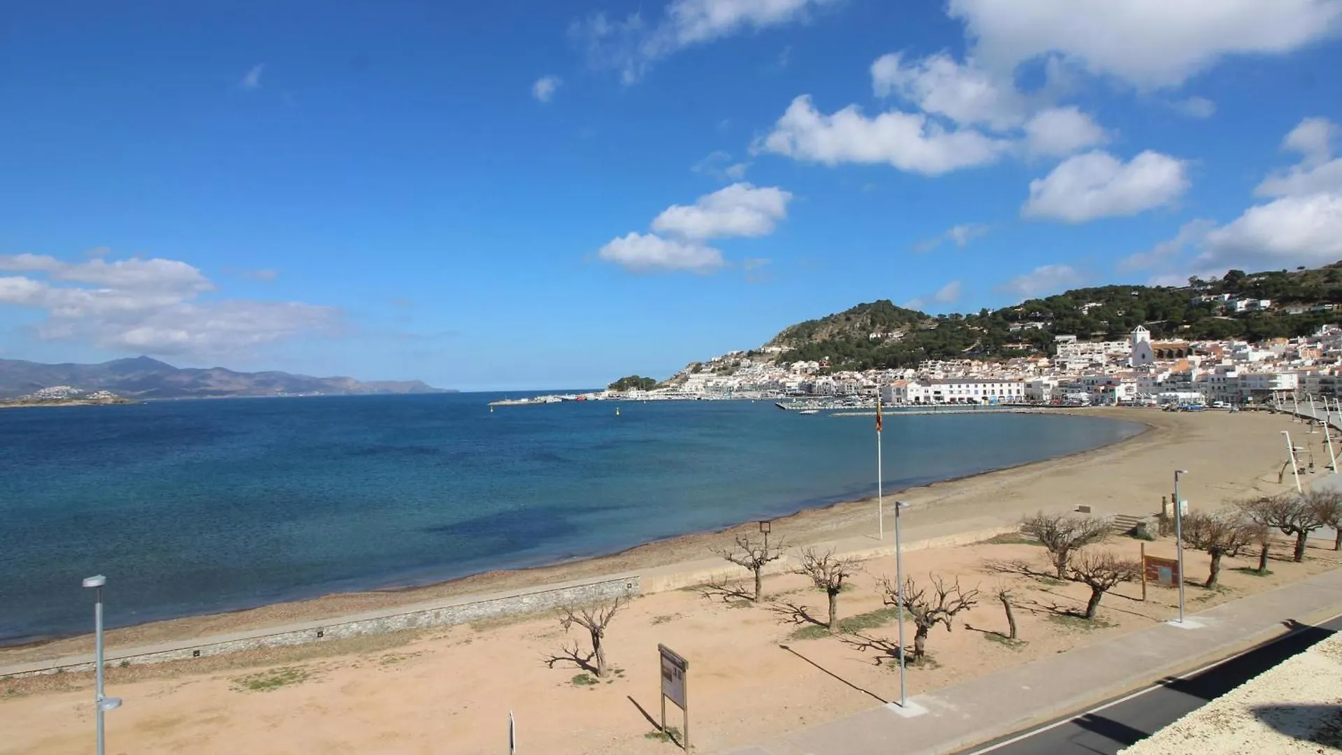 Llanca 11 Atic - Atico En Primera Linea De Mar, Gran Terraza Y Piscina Comunitaria - Es-228-60 0*, El Port De La Selva Spain