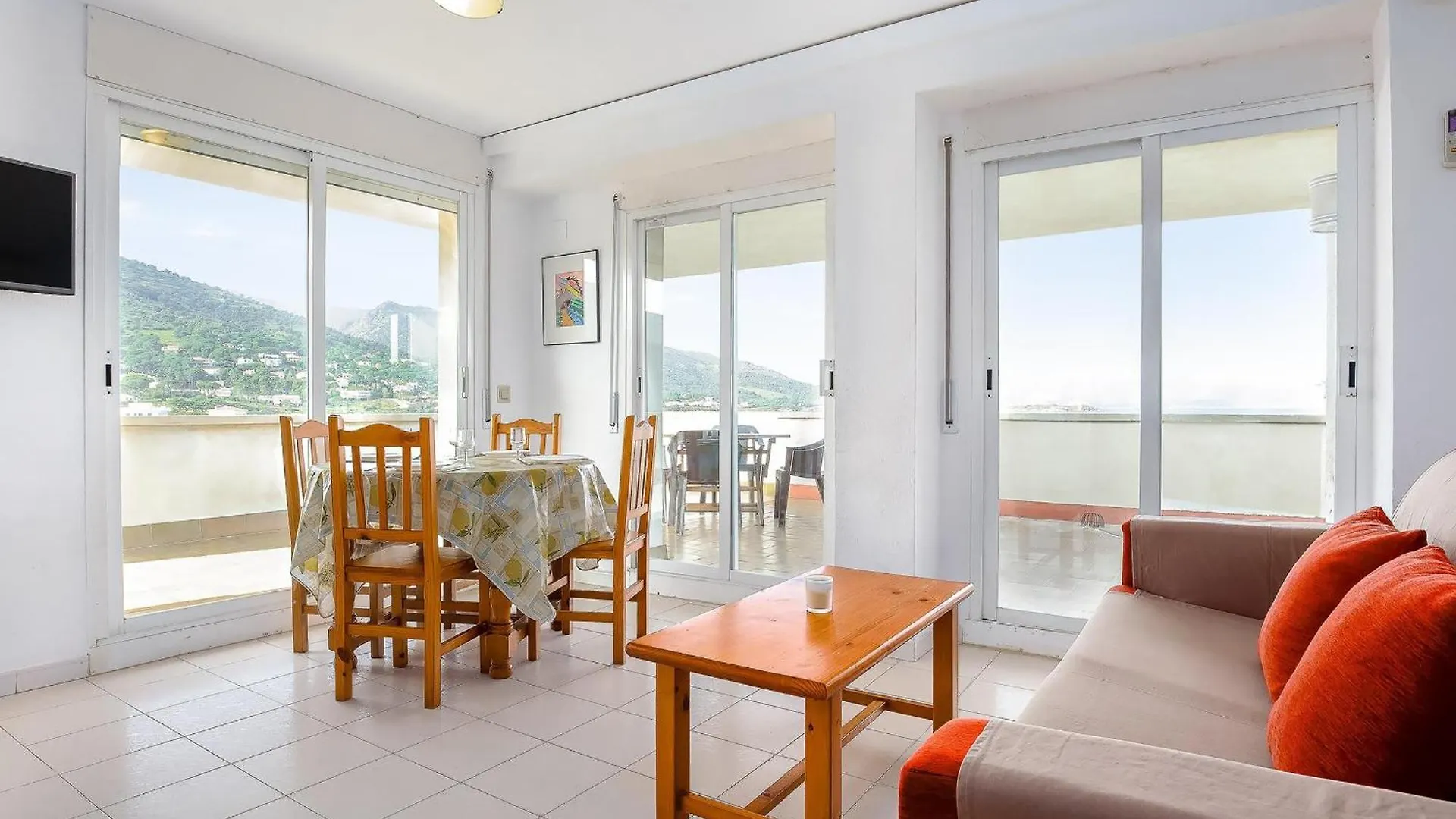 Llanca 11 Atic - Atico En Primera Linea De Mar, Gran Terraza Y Piscina Comunitaria - Es-228-60 Apartment El Port De La Selva