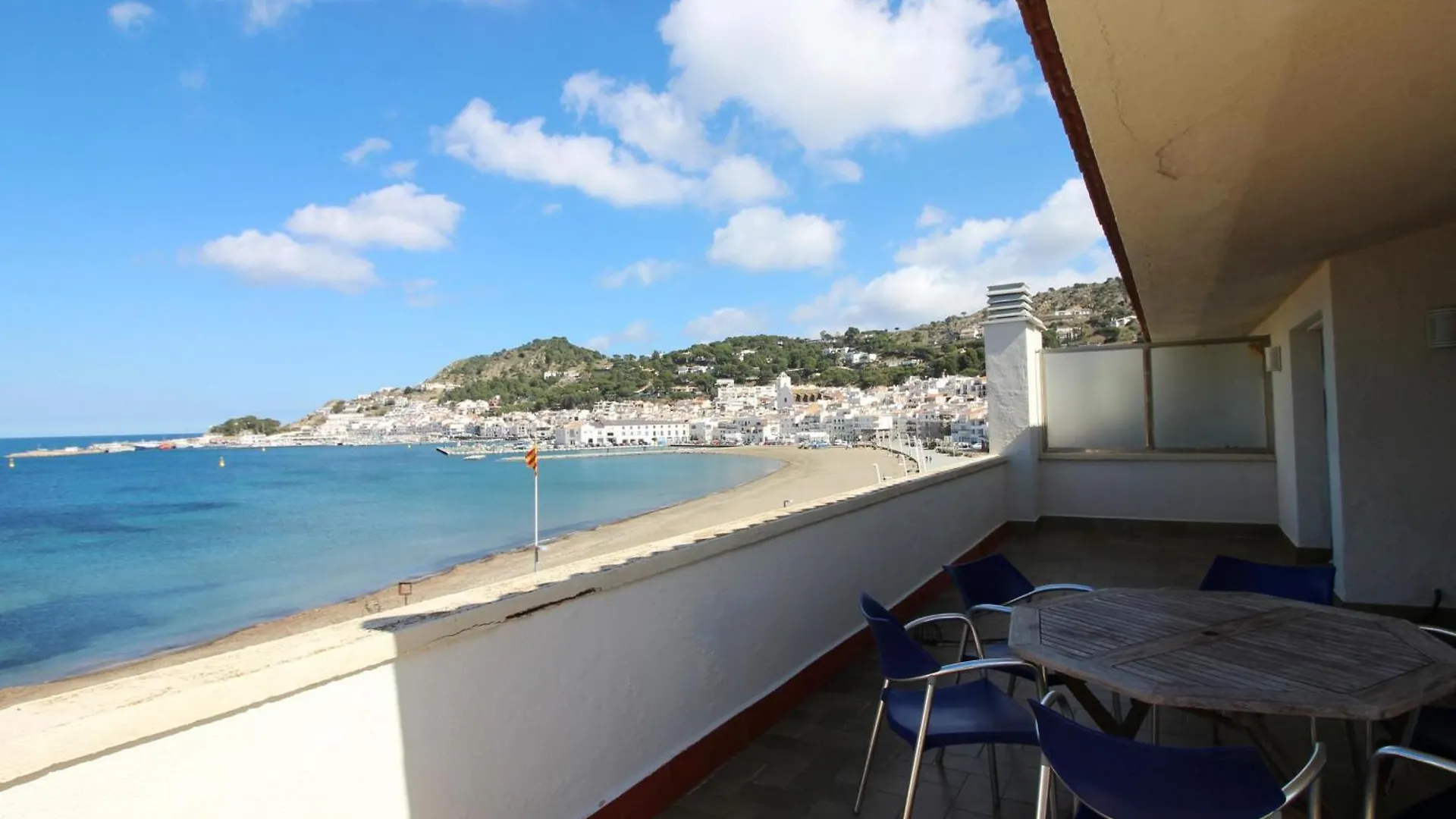 Apartment Llanca 11 Atic - Atico En Primera Linea De Mar, Gran Terraza Y Piscina Comunitaria - Es-228-60