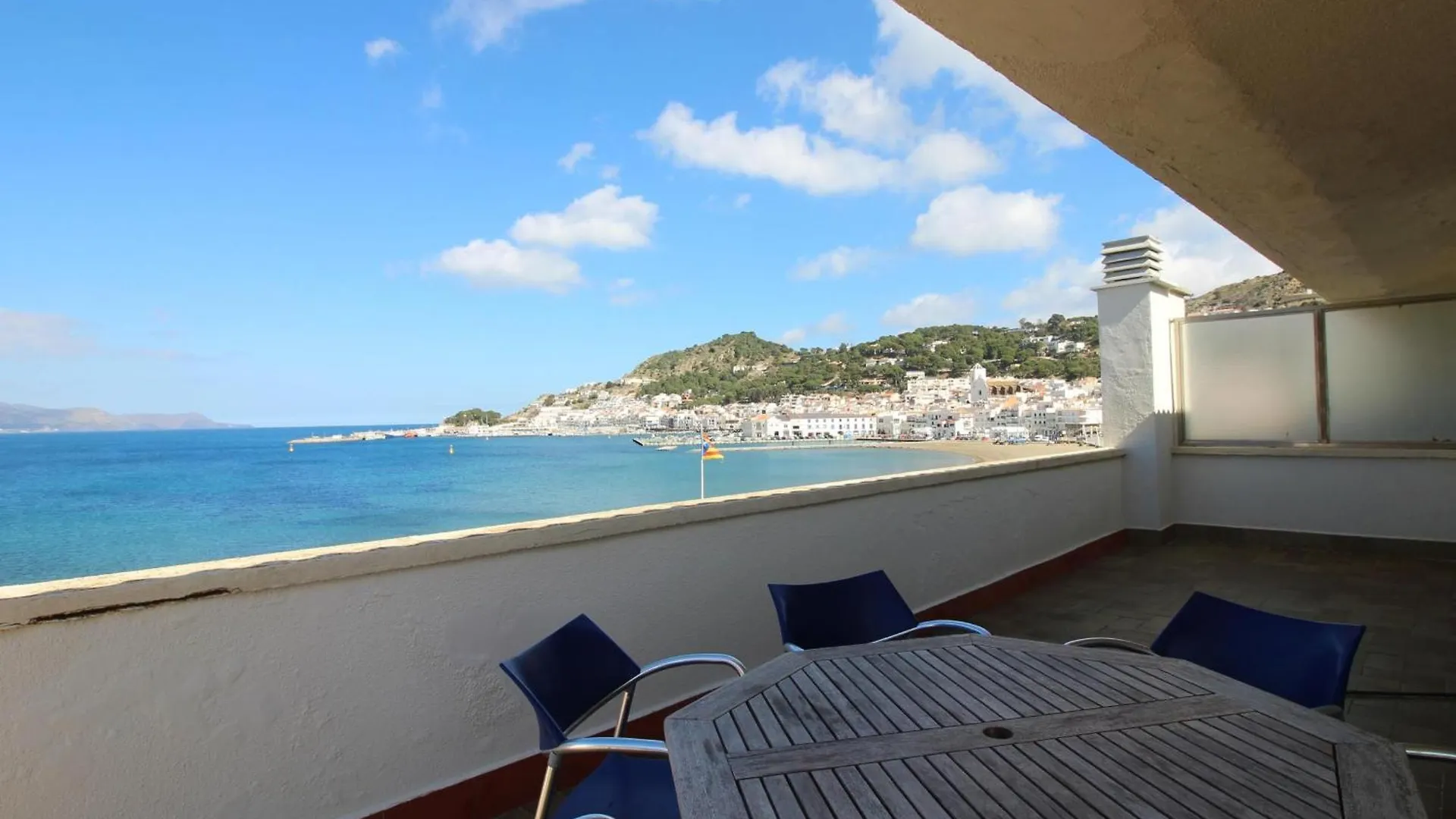 Llanca 11 Atic - Atico En Primera Linea De Mar, Gran Terraza Y Piscina Comunitaria - Es-228-60